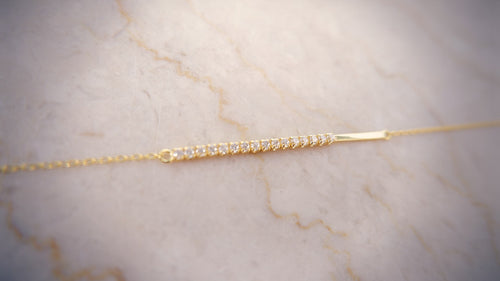 Radiate sophistication with our gold-plated and silver bracelet, a sparkling gem in our exceptional jewellery collection.