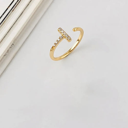 Elegance meets strength in our gold-plated and silver ring, a captivating addition to your ensemble from our exquisite jewellery collection. 